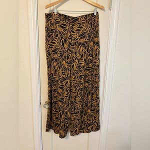 Jessica Simpson Black and Tan Leaf Pattern Wide Leg Pant